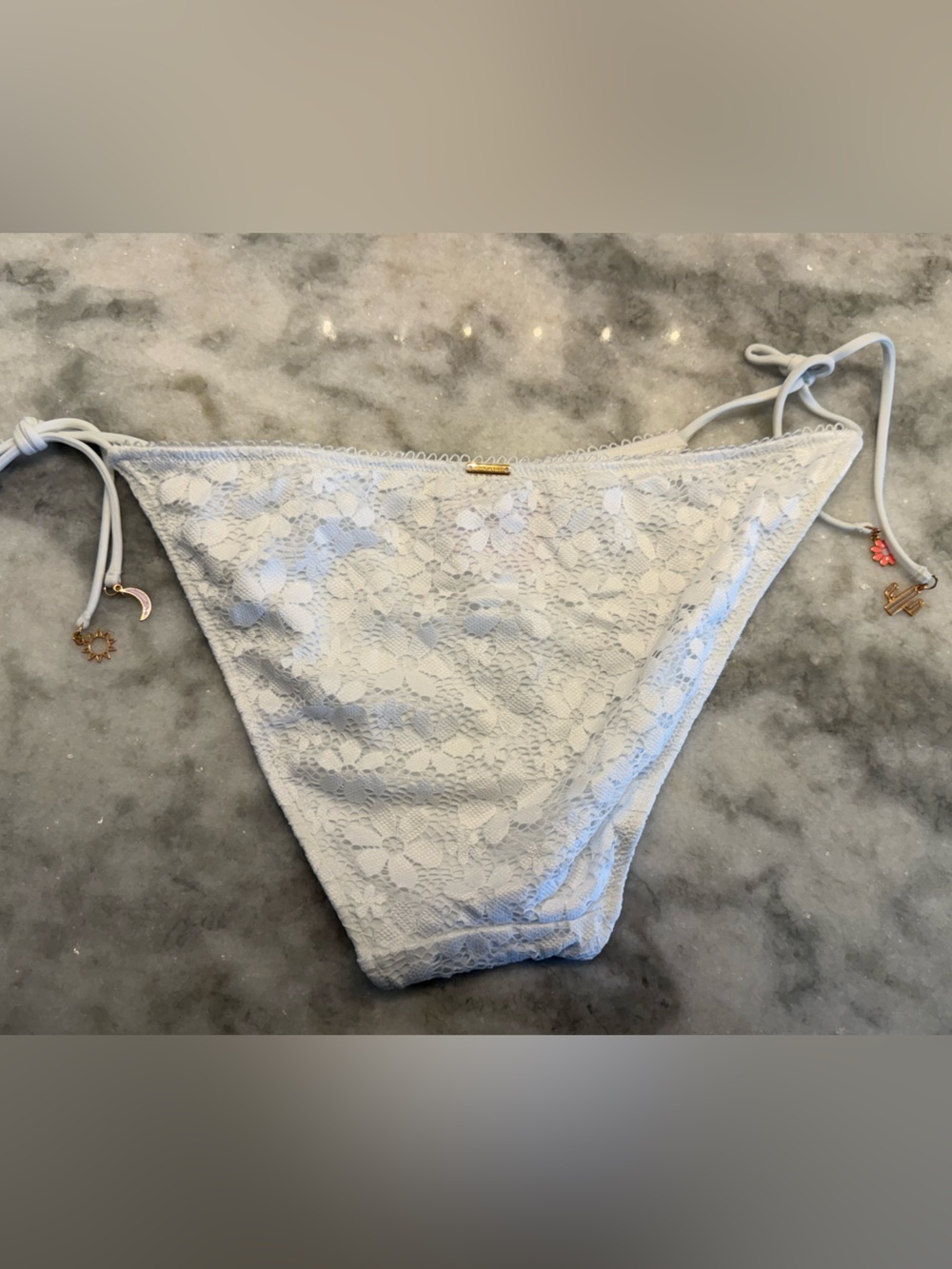 Victoria’s Secret White Lace Bikini Bottom Tie Side Charms Boho Bridal L BNWT - Picture 2 of 7